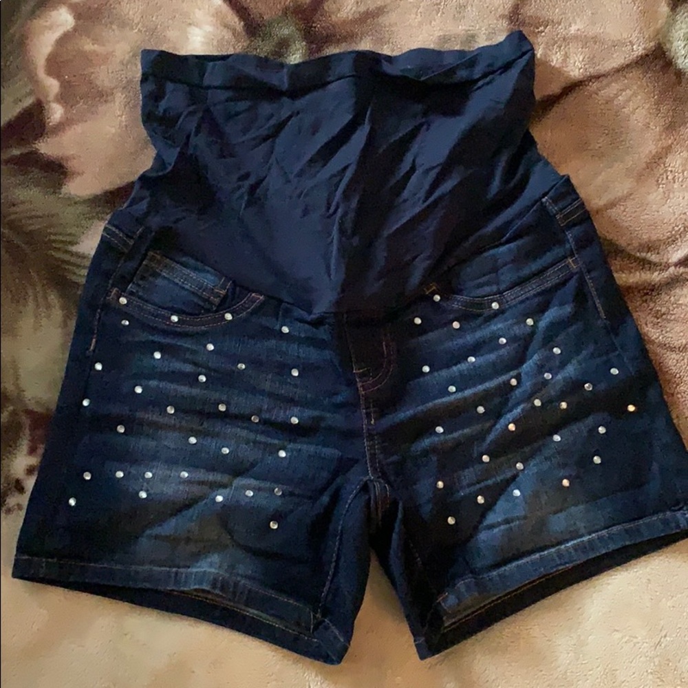 Maternity shorts